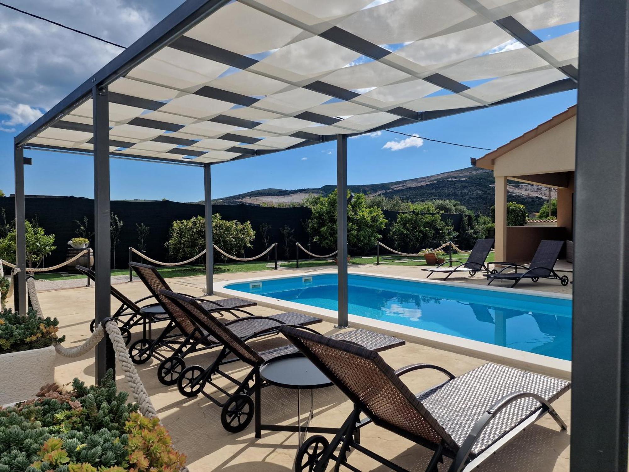 Beautiful Holiday Home "Villa Luka" Kaštel Štafilić Kültér fotó